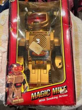 Vintage 1987 New Bright Magic Mike II Robot Model B – Smoking Action – In Box